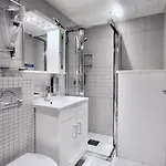 Super Hotel, 3*