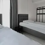 Super Hotel, 3*