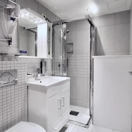 Super Hotel, 3*