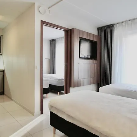 Super Hotel, Hotel 3*