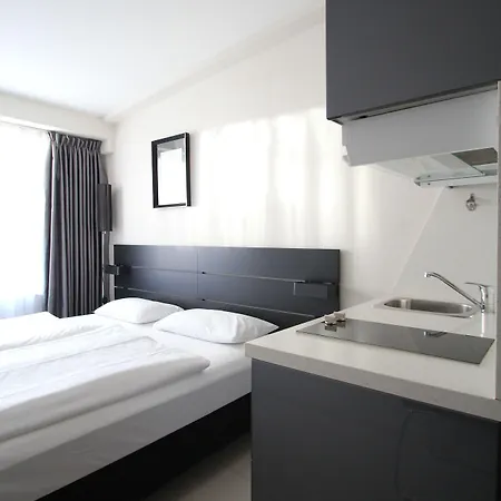 Super Hotel, Hotel 3*