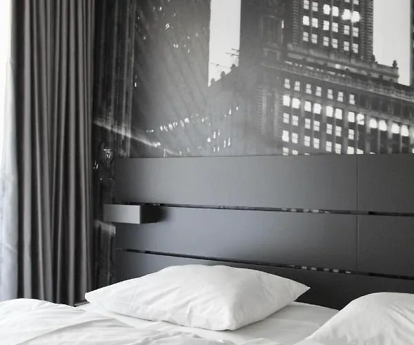 Super Hotel, Όσλο