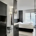 Super Hotel, Hotel 3*