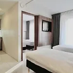 Super Hotel, Hotel 3*