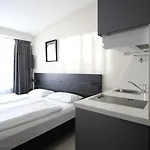 Super Hotel, Hotel 3*