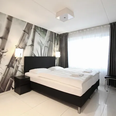 Super Hotel, 3*