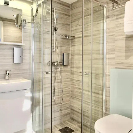 Szálloda Super Hotel, 3*