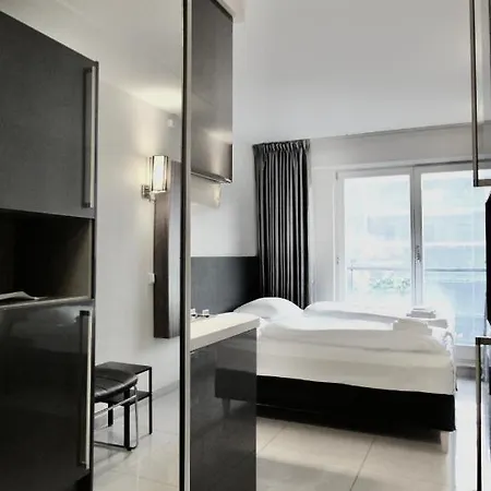 Super Hotel, Hotel 3*
