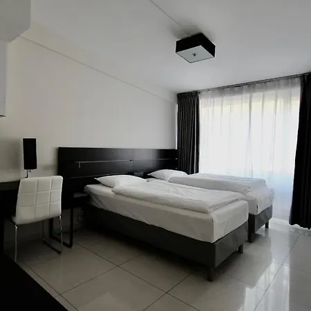 Super Hotel, Hotel 3*